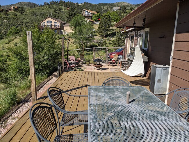 Building Photo - 6009 Blue Spruce Dr