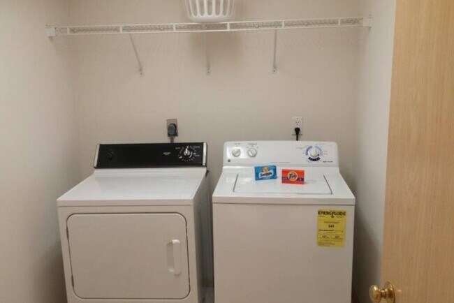 Building Photo - 305 Nautilus Dr