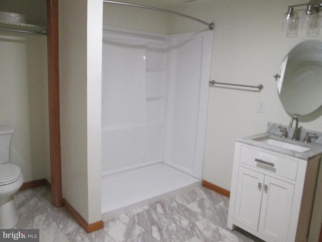 Building Photo - 315 York Rd