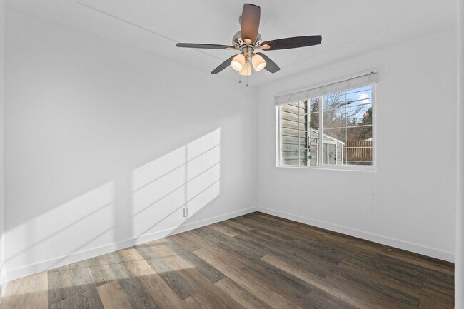 Building Photo - Remodelled Home In Large Backyard