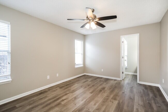 Building Photo - 309 Carriann Cove Trail W