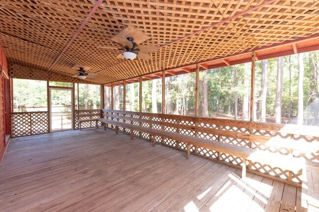 Building Photo - $300 off the first month's rent on a 12 mo...