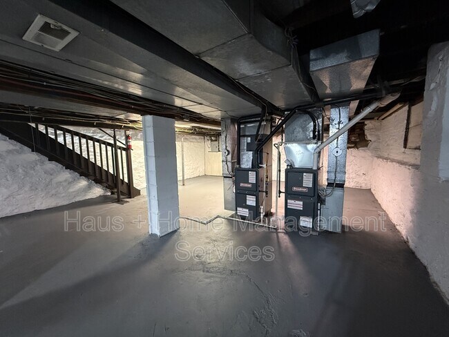 Building Photo - 403 Wall Ave