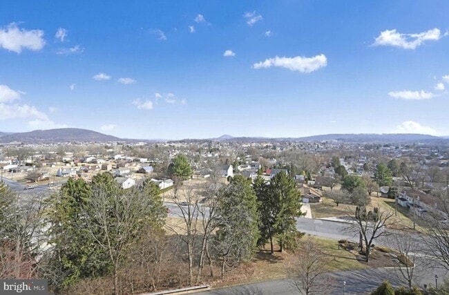 Building Photo - 1375 Pershing Blvd