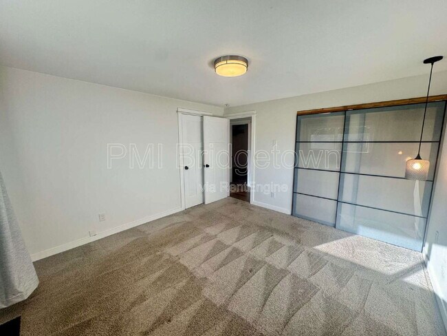 Building Photo - 670 NE 22nd St