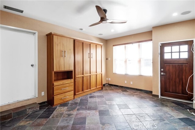 Building Photo - 3316 Crest Dr