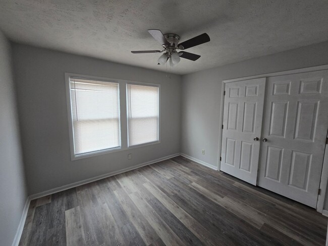 Building Photo - 1006 Wood Creek Dr