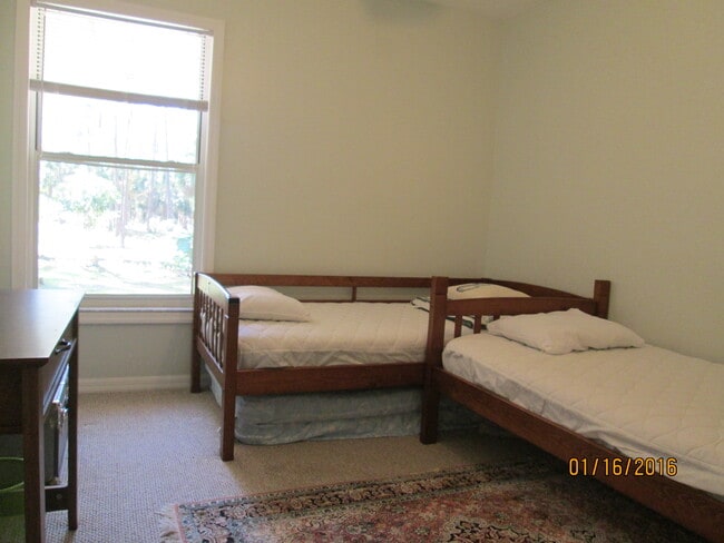 Building Photo - 4610 3rd Ave SW