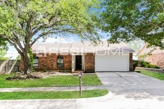 Building Photo - 906 Fort Worth St