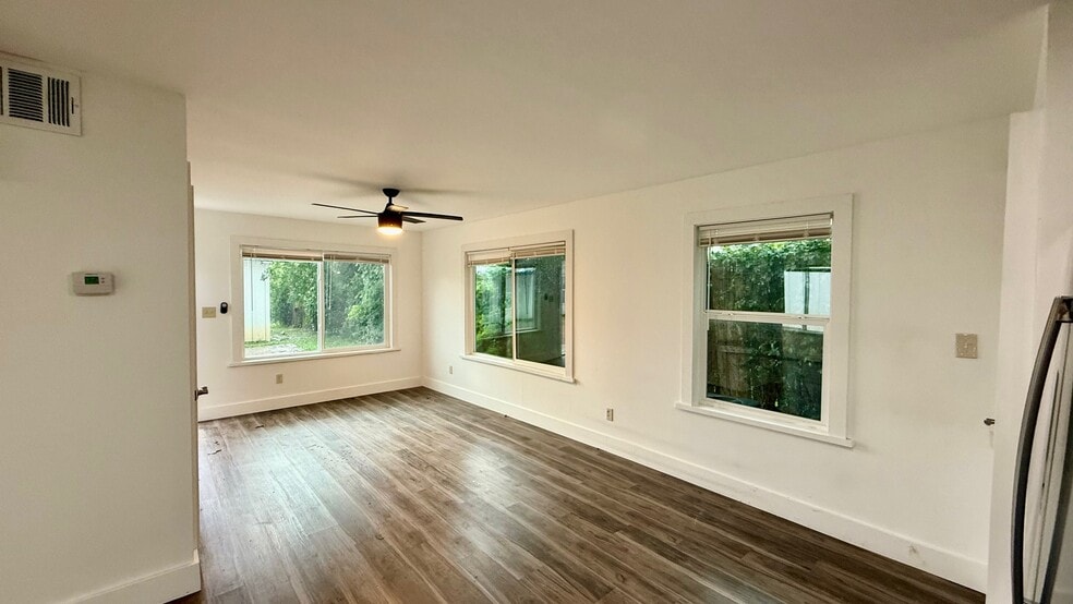 Building Photo - 508 N Main St