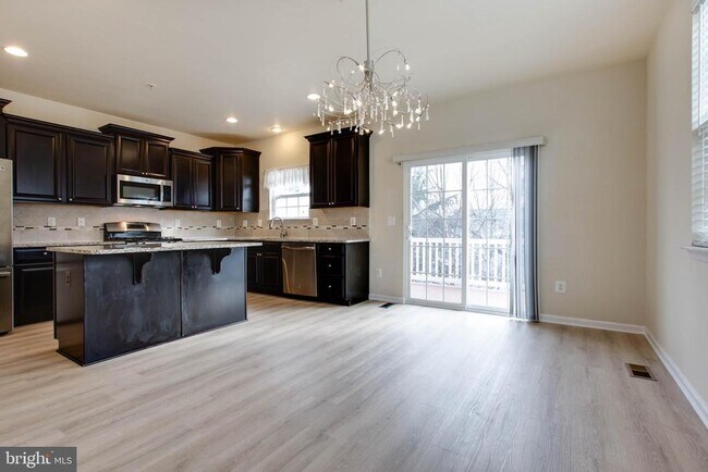 Building Photo - 1919 Beckman Ter