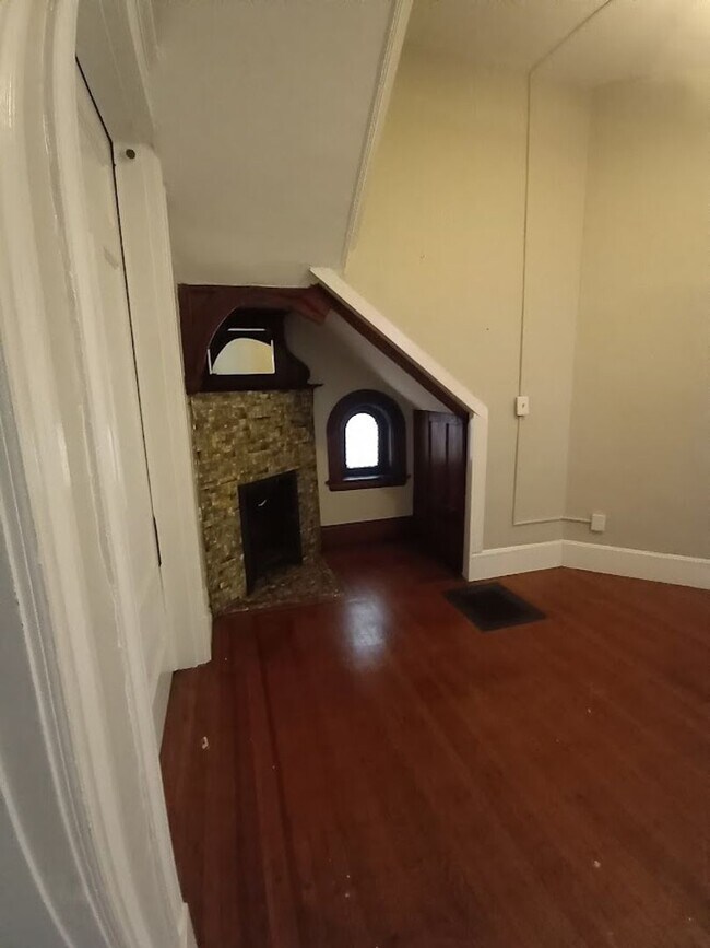 Building Photo - 415 Belgravia Ct