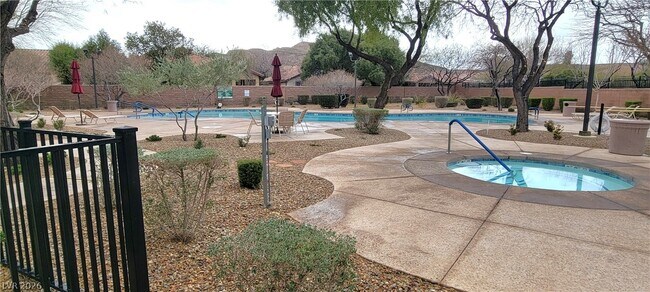 Building Photo - 10465 Saddle Mountain St