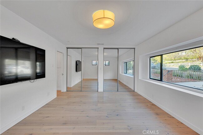 Building Photo - 2712 Henrietta Ave