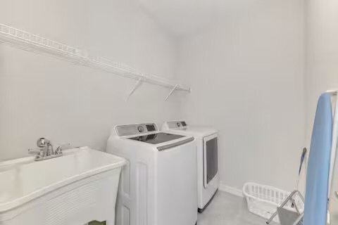 Building Photo - 11976 Blazing Star Dr