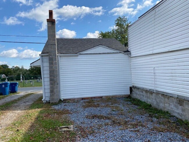 Building Photo - 142 S 29th St