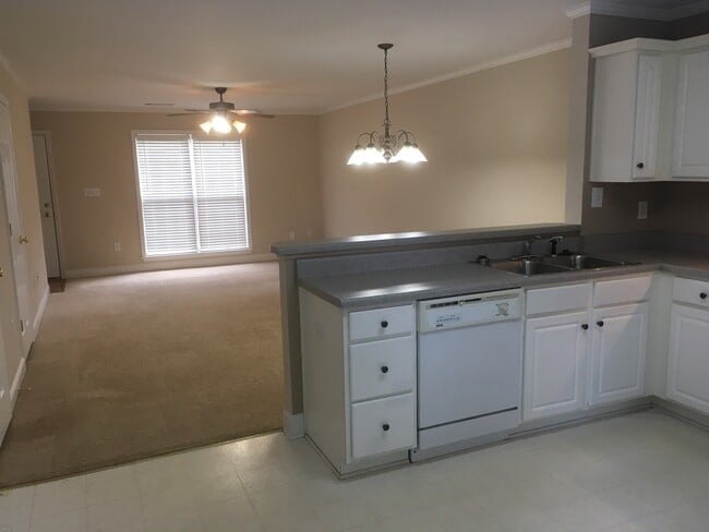 Building Photo - 220 Logmont Trace