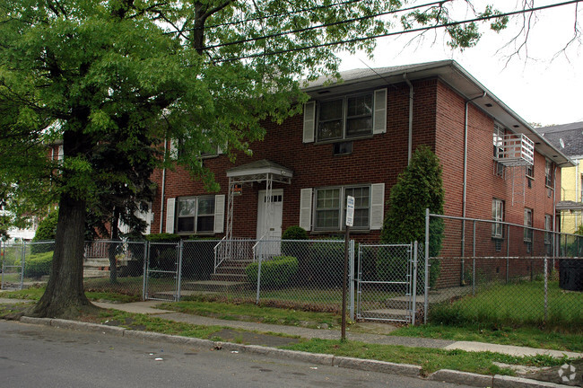 Building Photo - 266-270 Eastern Pky
