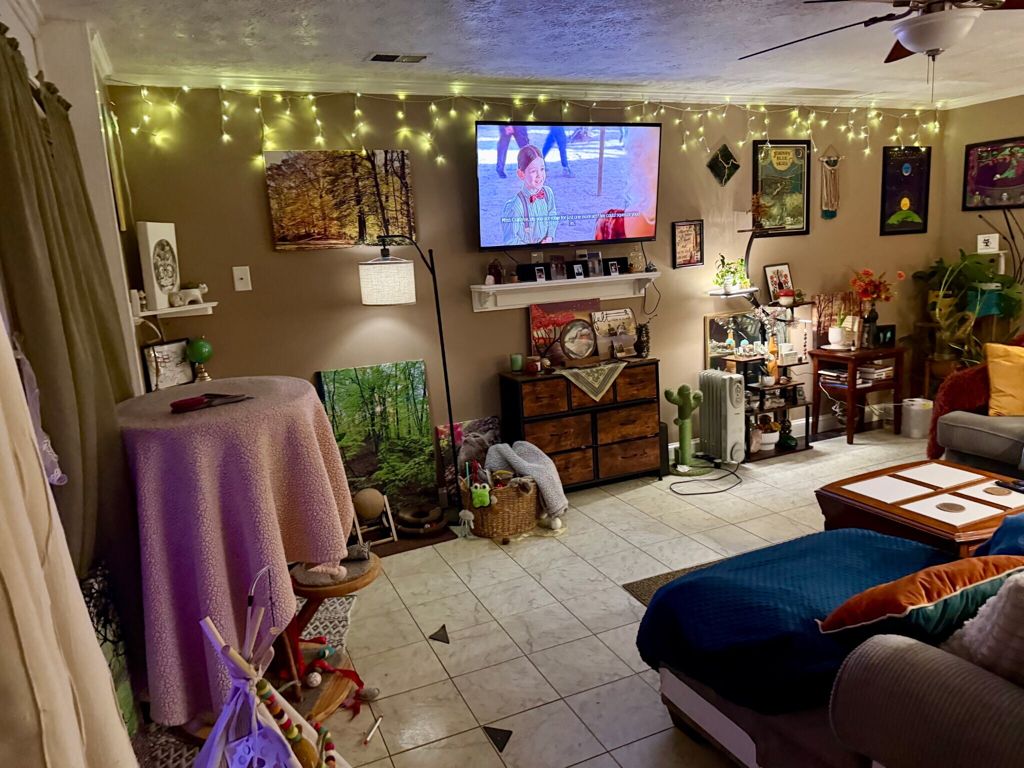 Photos are shown with and without furniture . Furniture is not included - 14531 Stephen St