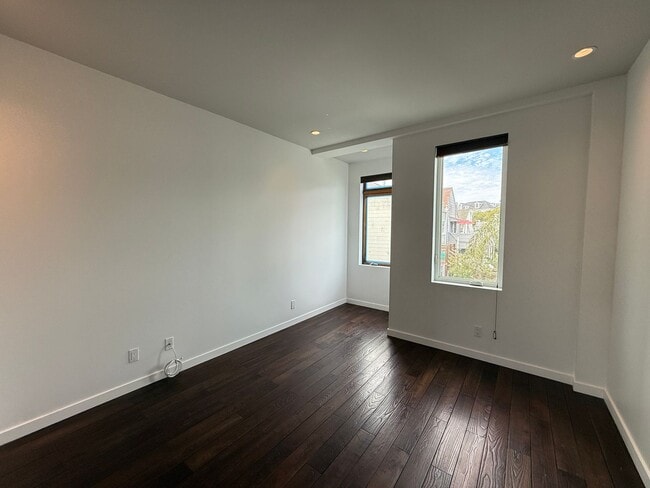 Building Photo - The contemporary residential unit townhouse