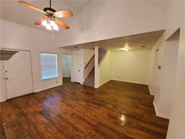 Building Photo - 108 Verna Spur