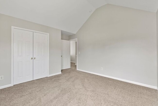 Building Photo - Spacious 4bed/2.5bath Home in Charlotte