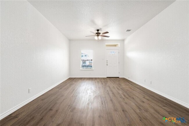 Building Photo - 3509 Abraham Dr