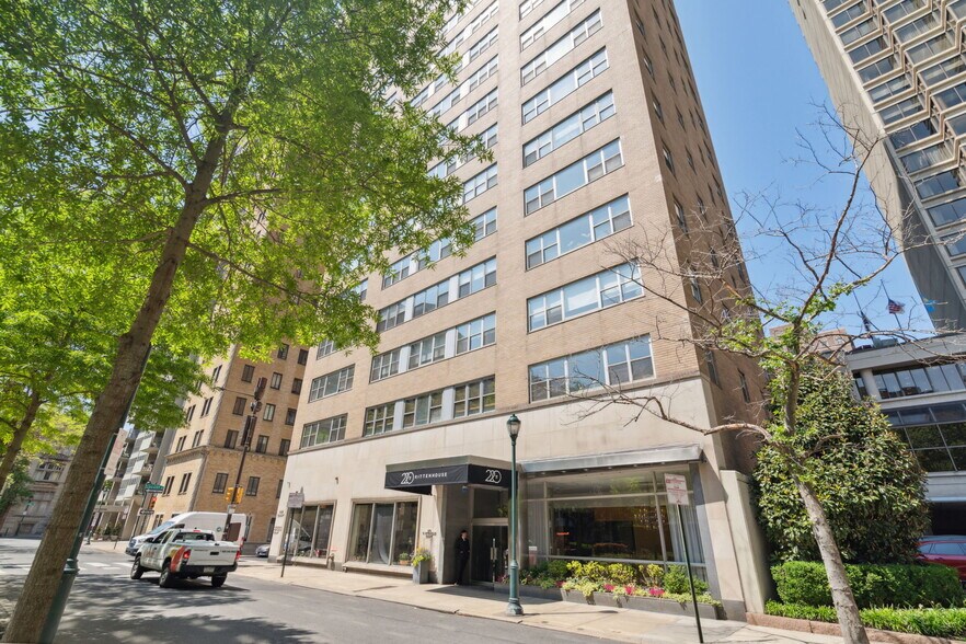 Building Photo - 220 W Rittenhouse Sq