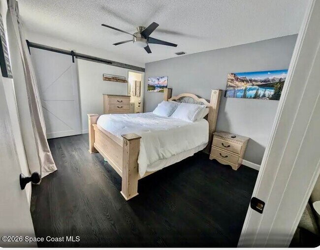 Building Photo - 700 Pampas St NW