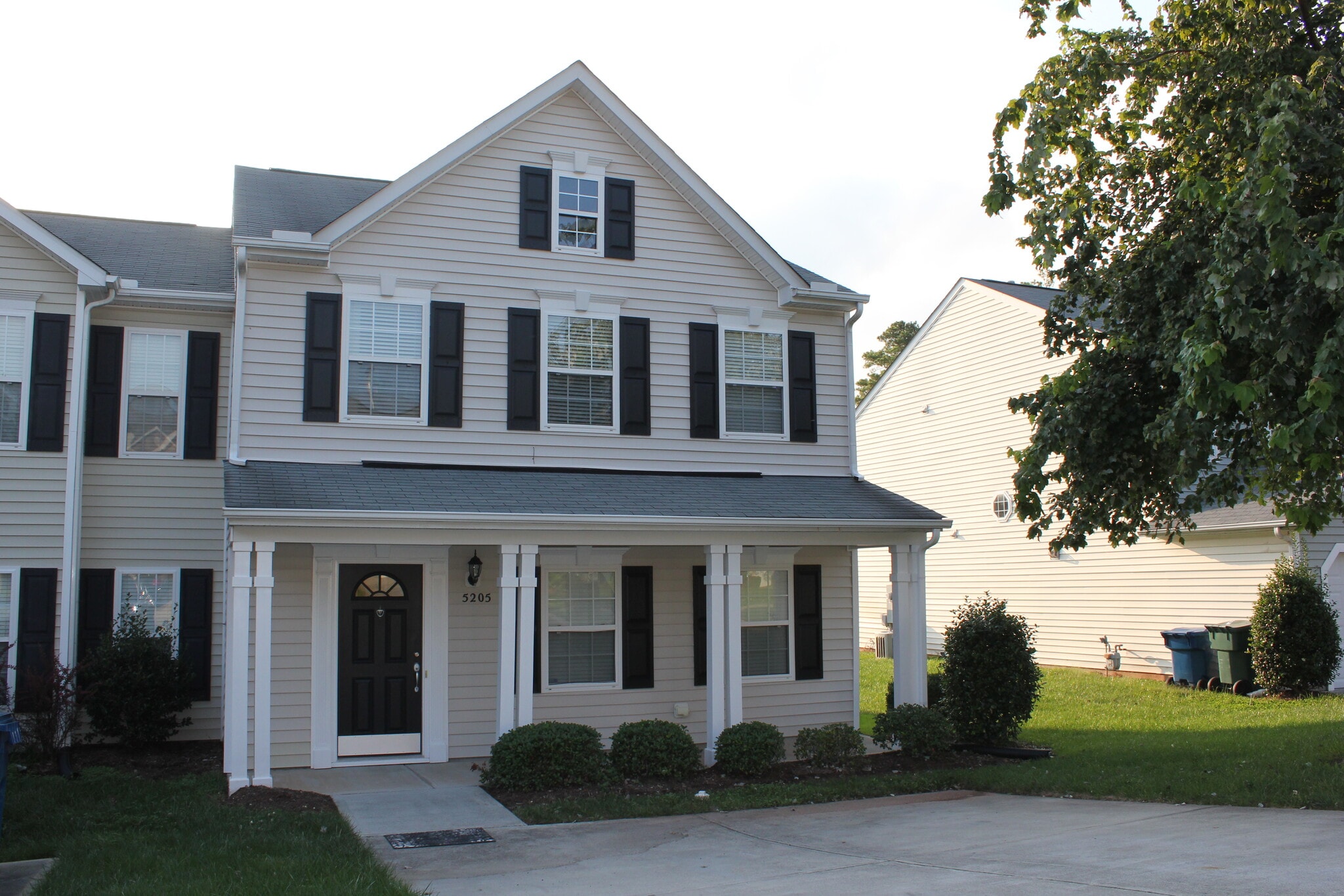 Building Photo - 5205 Malik Dr