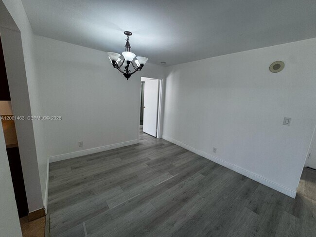 Building Photo - 17011 N Bay Rd