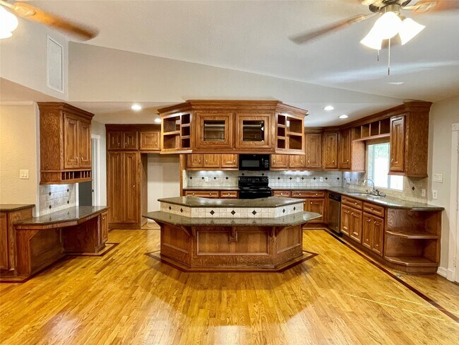 Building Photo - 16803 Castle Fraser Dr