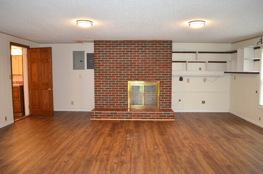 Building Photo - 19 E Clearview Dr