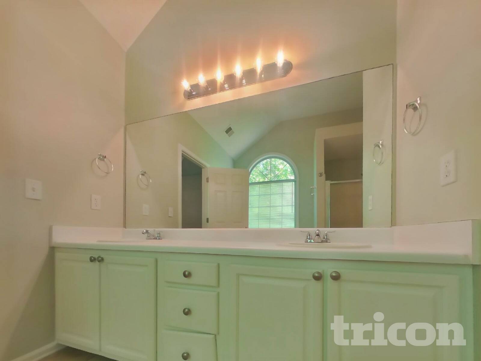 Building Photo - 504 Anthony Pl