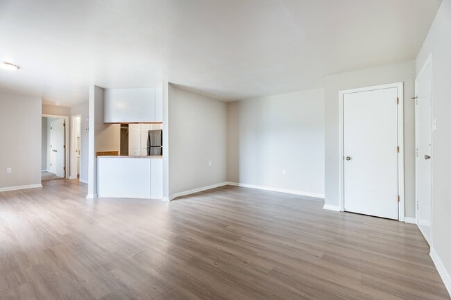 Building Photo - Dawson