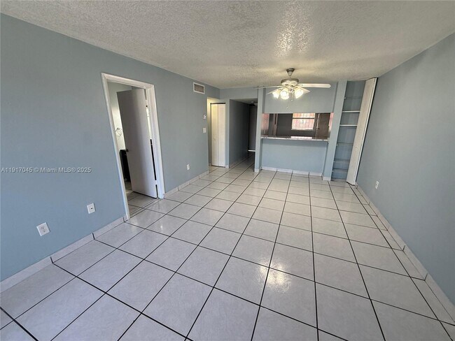 Building Photo - 19761 SW 114th Ave