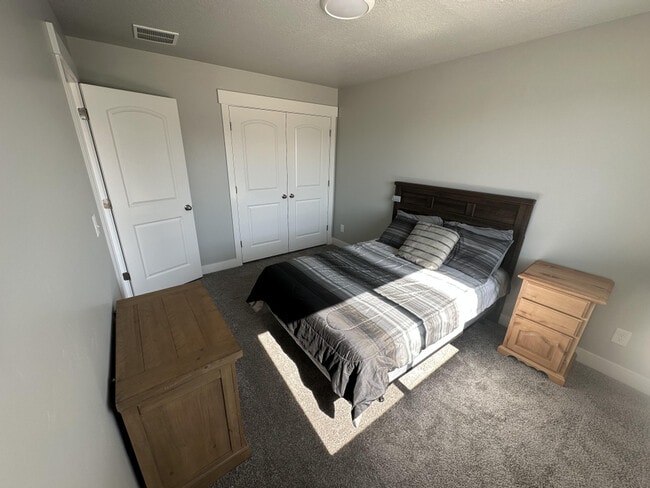 Building Photo - 1353 N 3740 W