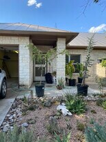 Building Photo - 1421 Hi Cir N