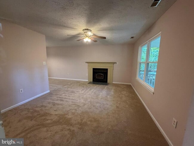 Building Photo - 184 Fargo Rd