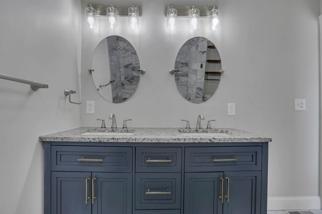 Building Photo - 1745 Sullivant Ave