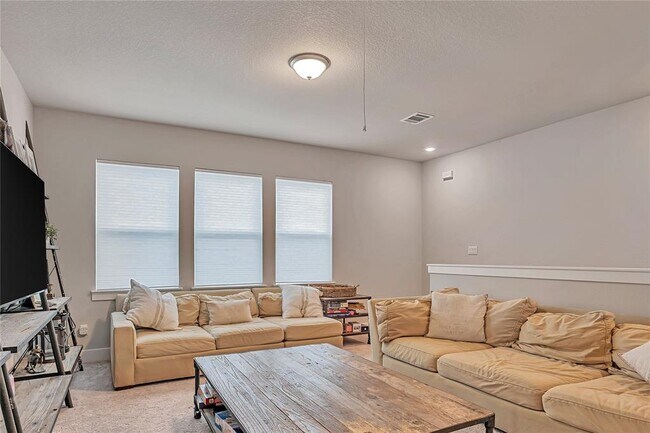 Building Photo - 175 Brooks Ranch Dr