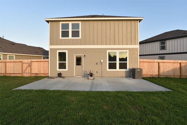 Building Photo - 16322 Dutton Clover Dr