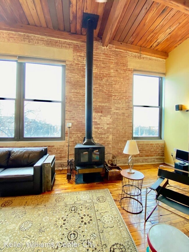 Building Photo - 2 br, 1 bath House - 700 S. 10th St 3A