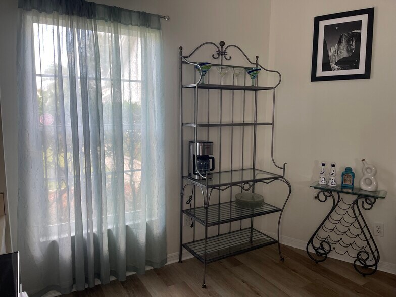 Building Photo - 5669 Parkview Lake Dr