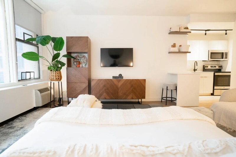 Building Photo - 28 E Chestnut St