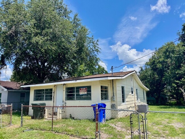 Building Photo - Beautifully Remodeled Lakeland 3BR/1BA Hom...