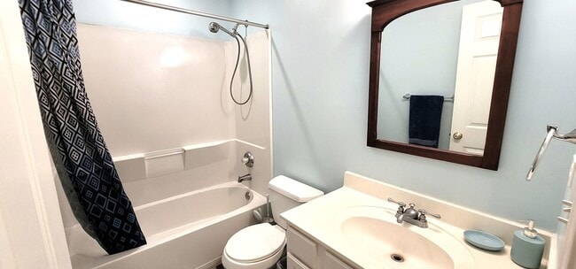 Building Photo - 10520 Wakefield Ln