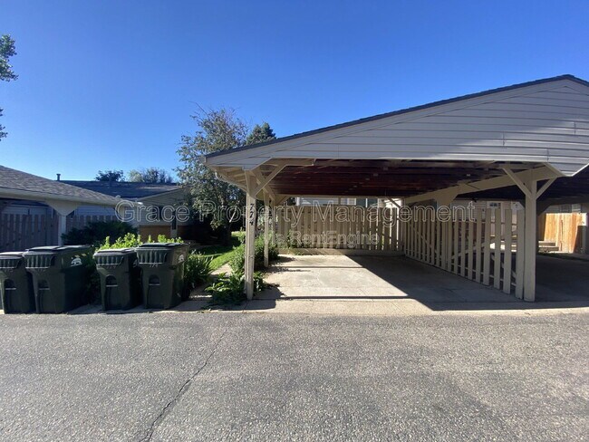 Building Photo - 774 W Cleveland Cir