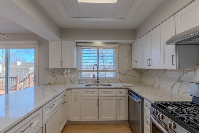 Building Photo - 4345 Mumford Dr