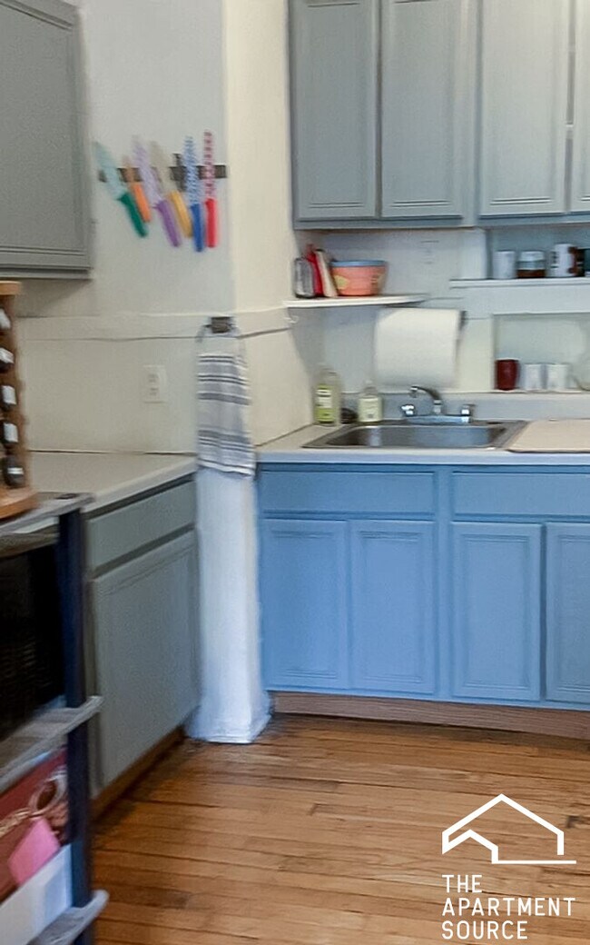 Building Photo - 630 W Arlington Pl